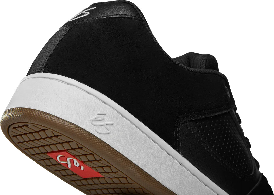 éS Accel Slim Black