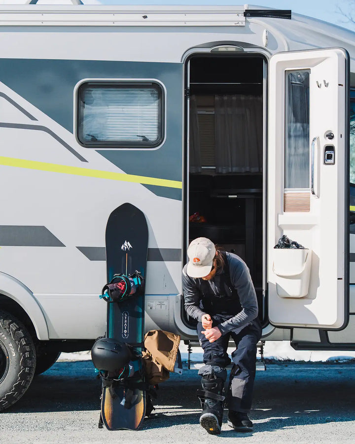 Jones Mercury FASE® Snowboard Binding Blue Art