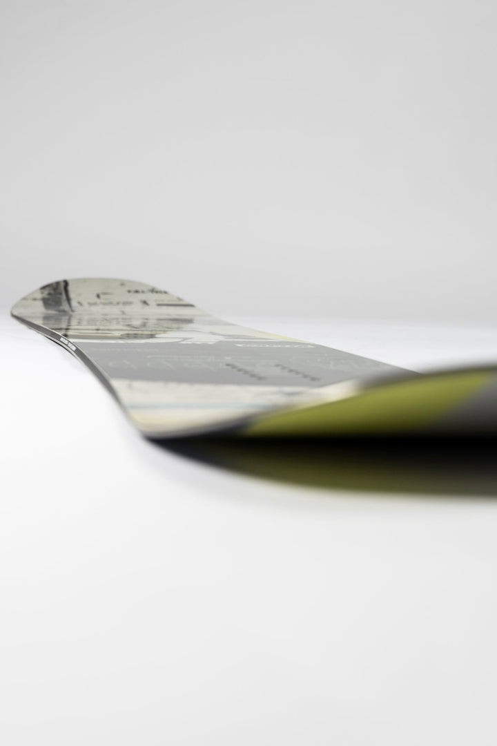 Capita Outerspace Living Wide Snowboard